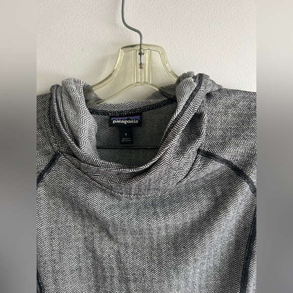 Patagonia Women's Active Herringbone Hoody. Women’s size Small. - Picture 2 of 4